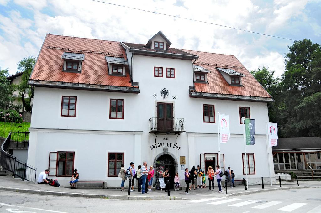 Villa Tollazzi Логатец Экстерьер фото